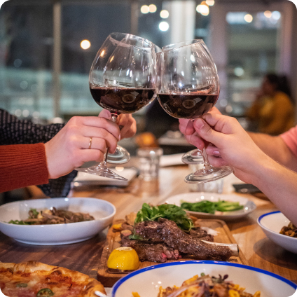 Bữa ăn thịnh soạn từ Á - Âu